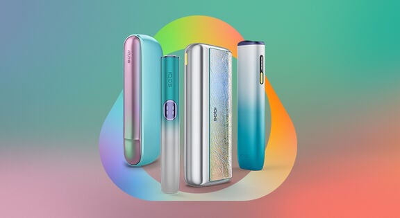 Gece ışıkları arka planı - IQOS ILUMA I PRIME cihazı