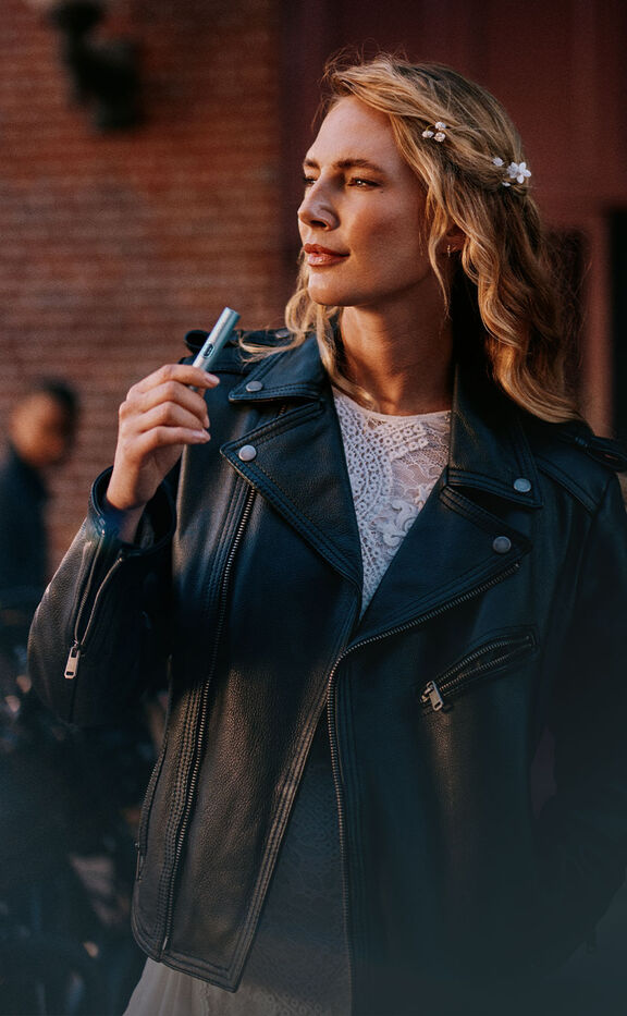  Detail of IQOS ILUMA i PRIME device